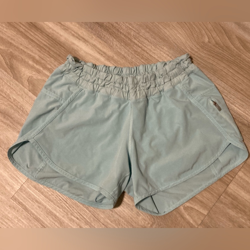 🍋LuluLemon shorts - size 6